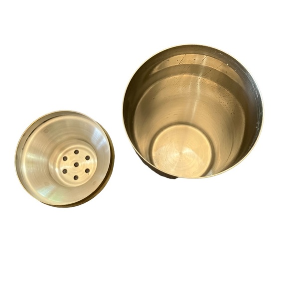 Tommy‎ Bahama Pineapple Cocktail Shaker - Picture 5 of 5